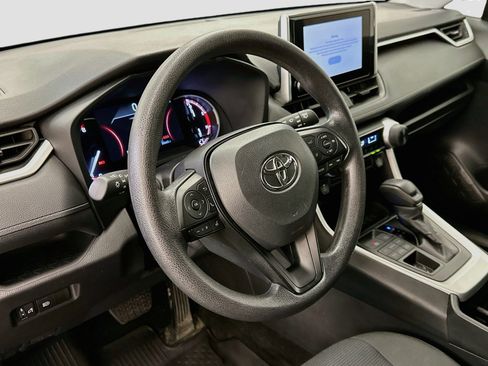 Used 2025 Toyota RAV4 LE AWD/4WD image 18