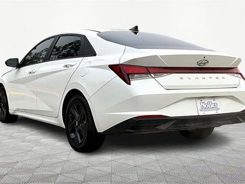 Used 2023 Hyundai Elantra SEL image 13