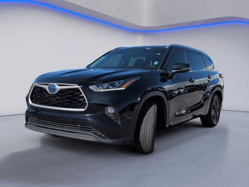 Used 2022 Toyota Highlander Bronze Edition image 11