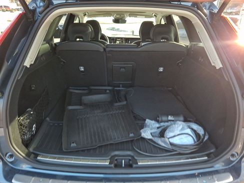 Certified 2025 Volvo XC60 T8 Ultra w/ Protection Package Premier image 28