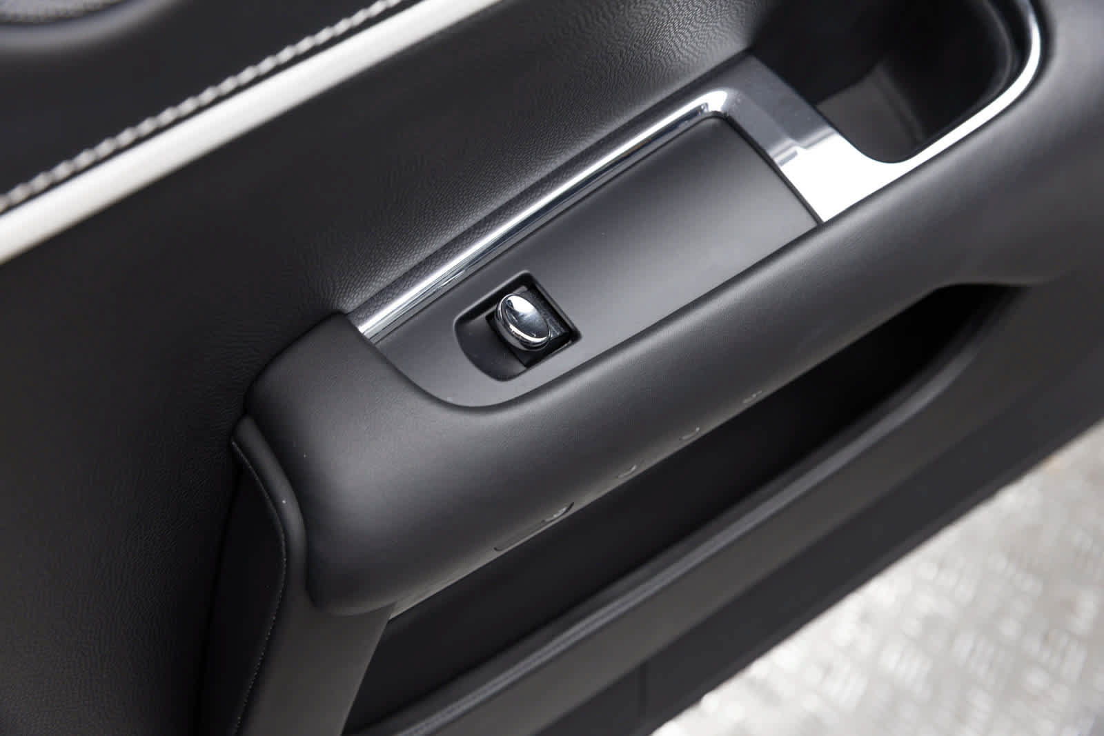 Certified 2018 Rolls-Royce Wraith RWD image 51