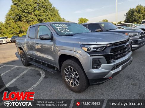 Used 2025 Chevrolet Colorado Z71 AWD/4WD image 1