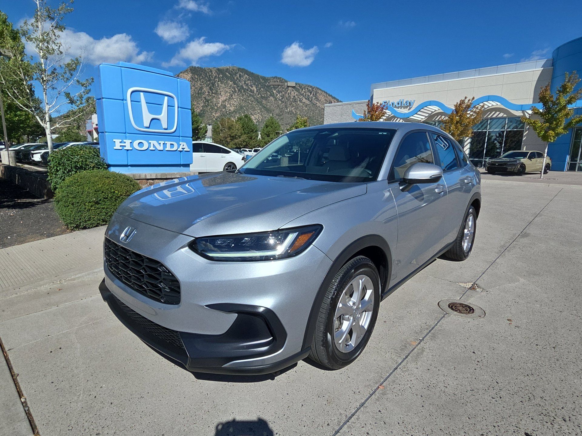 Used 2025 Honda HR-V LX image 3