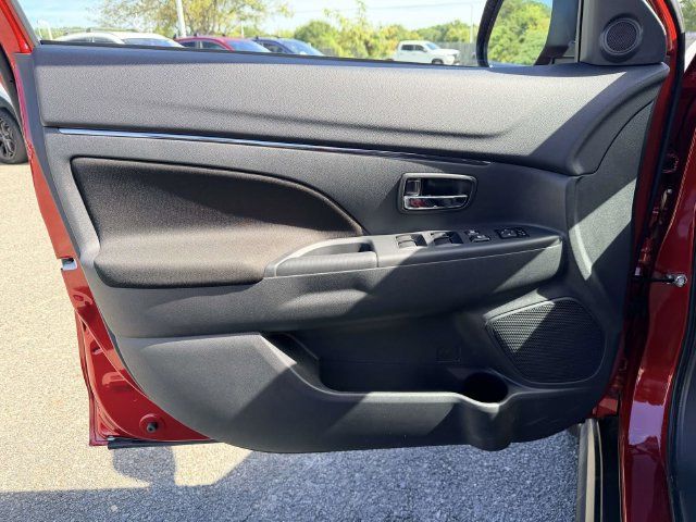 Used 2026 Mitsubishi Outlander Sport ES AWD/4WD image 14