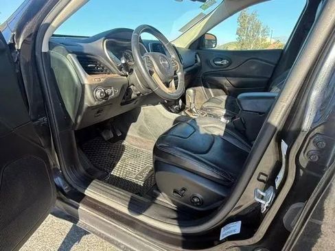 Used 2015 Jeep Cherokee Limited w/ Luxury Group FWD image 8