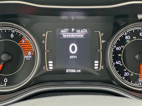 Used 2019 Jeep Cherokee Latitude w/ Popular Appearance Group image 26