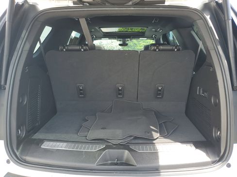 Used 2021 Chevrolet Tahoe Premier w/ Premium Package RWD image 10
