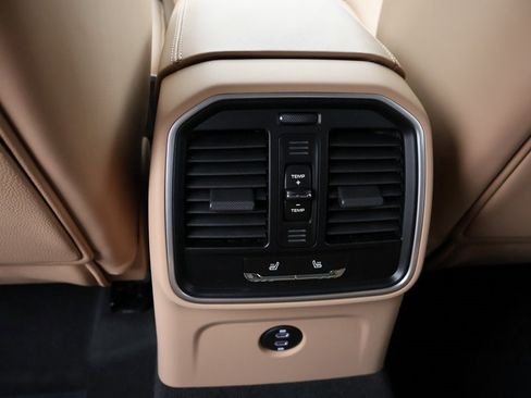 New 2026 Porsche Macan image 22