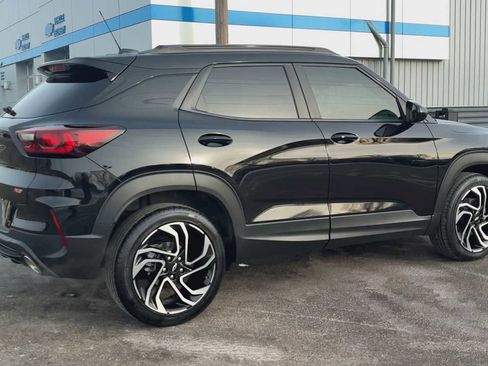 Used 2025 Chevrolet TrailBlazer RS w/ Convenience Package image 2