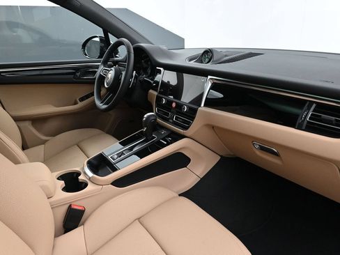 Used 2026 Porsche Macan AWD/4WD image 14