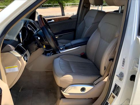 Used 2013 Mercedes-Benz GL 450 4MATIC image 7