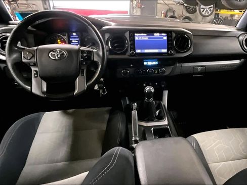 Certified 2022 Toyota Tacoma TRD Sport w/ Technology Package image 14