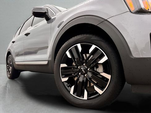 Used 2025 Kia Telluride SX w/ SX Captain's Chair Package FWD image 8