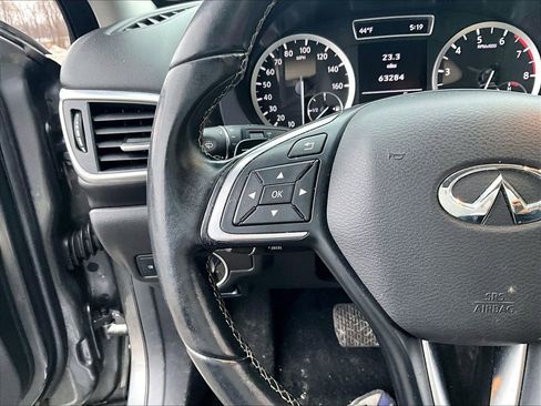 Used 2018 INFINITI QX30 Premium w/ Cargo Package image 15