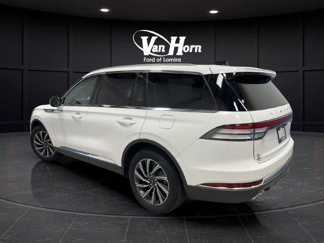 Used 2025 Lincoln Aviator AWD image 5