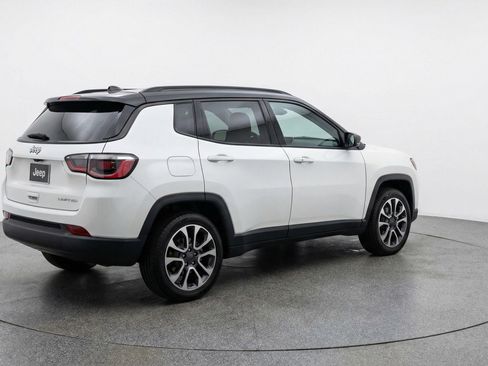 Used 2025 Jeep Compass Limited AWD/4WD image 9