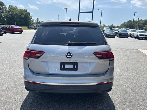 Used 2022 Volkswagen Tiguan SE FWD image 7