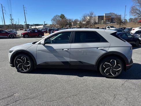 Certified 2024 Hyundai Ioniq 5 SE image 8