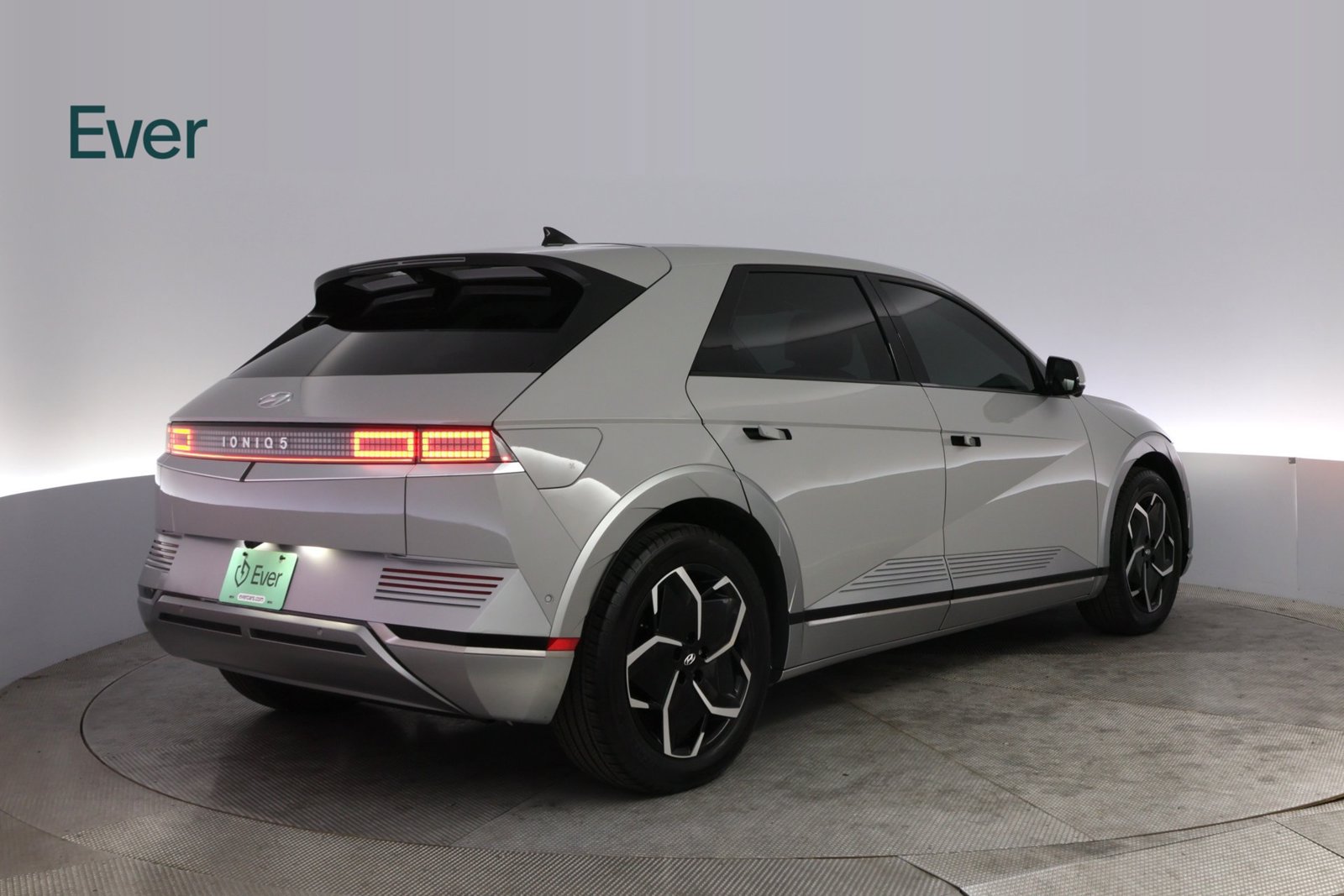 Used 2024 Hyundai Ioniq 5 Limited RWD image 3