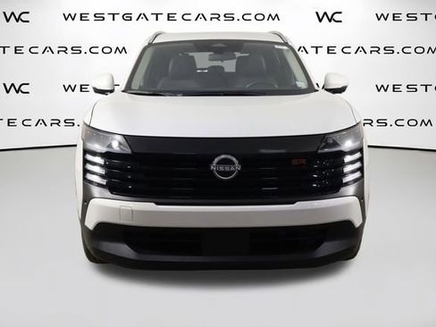 Used 2025 Nissan Kicks SR FWD image 2