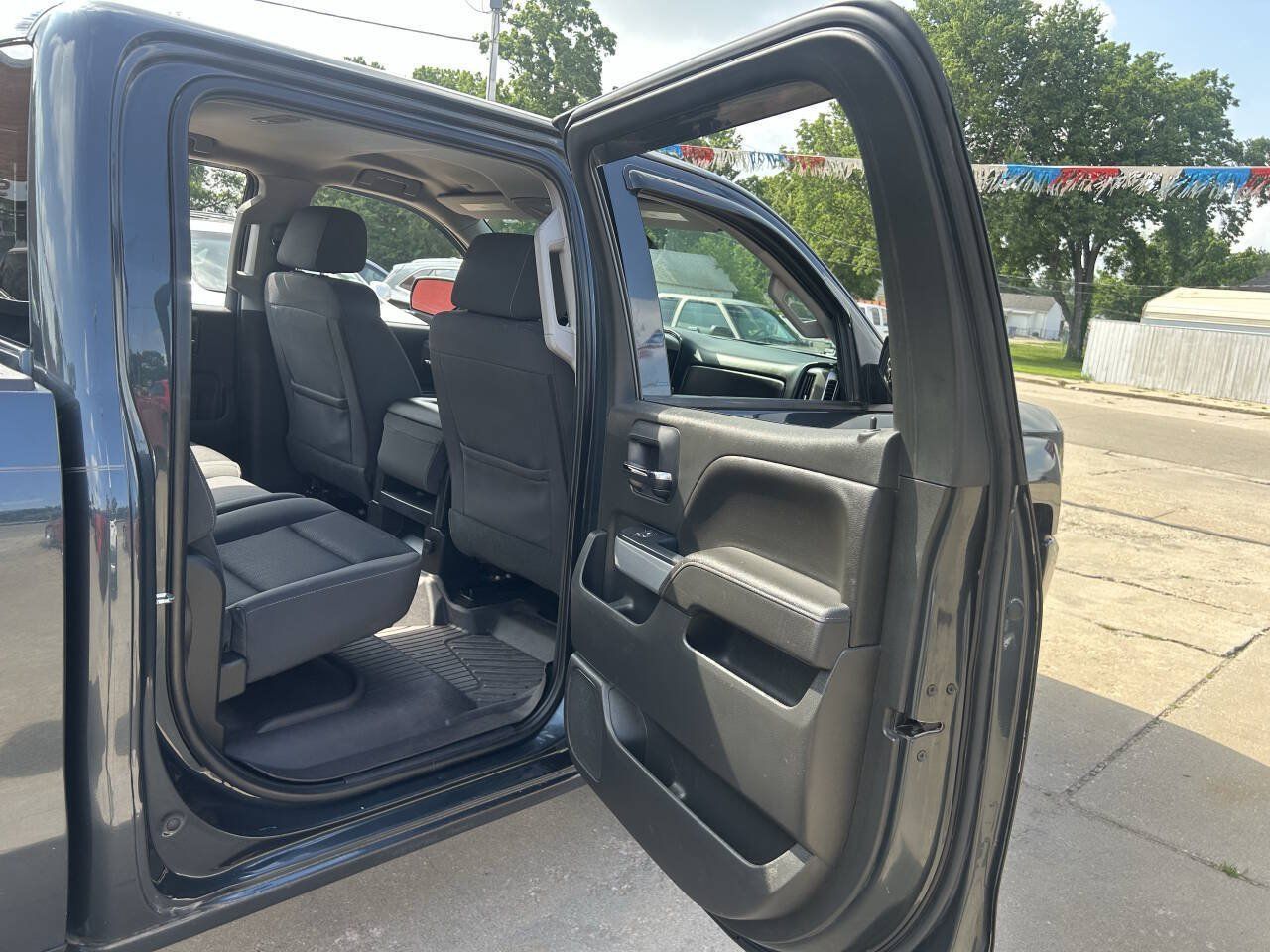 Used 2018 Chevrolet Silverado 1500 LT w/ All Star Edition AWD/4WD image 17