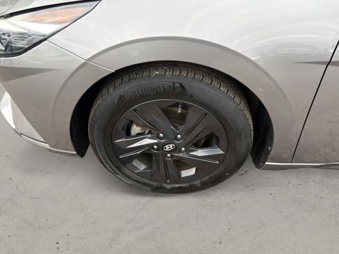 Used 2022 Hyundai Elantra SEL w/ Convenience Package FWD image 7