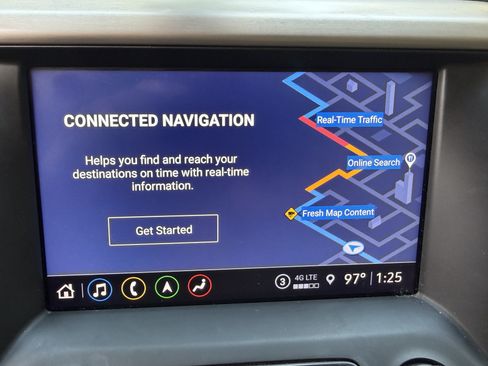 Used 2021 GMC Acadia Denali w/ Denali Technology Package FWD image 25