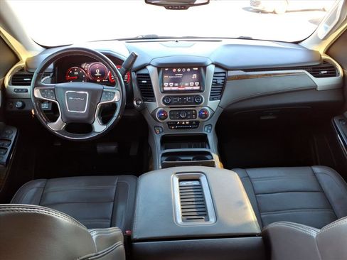 Used 2016 GMC Yukon Denali image 30