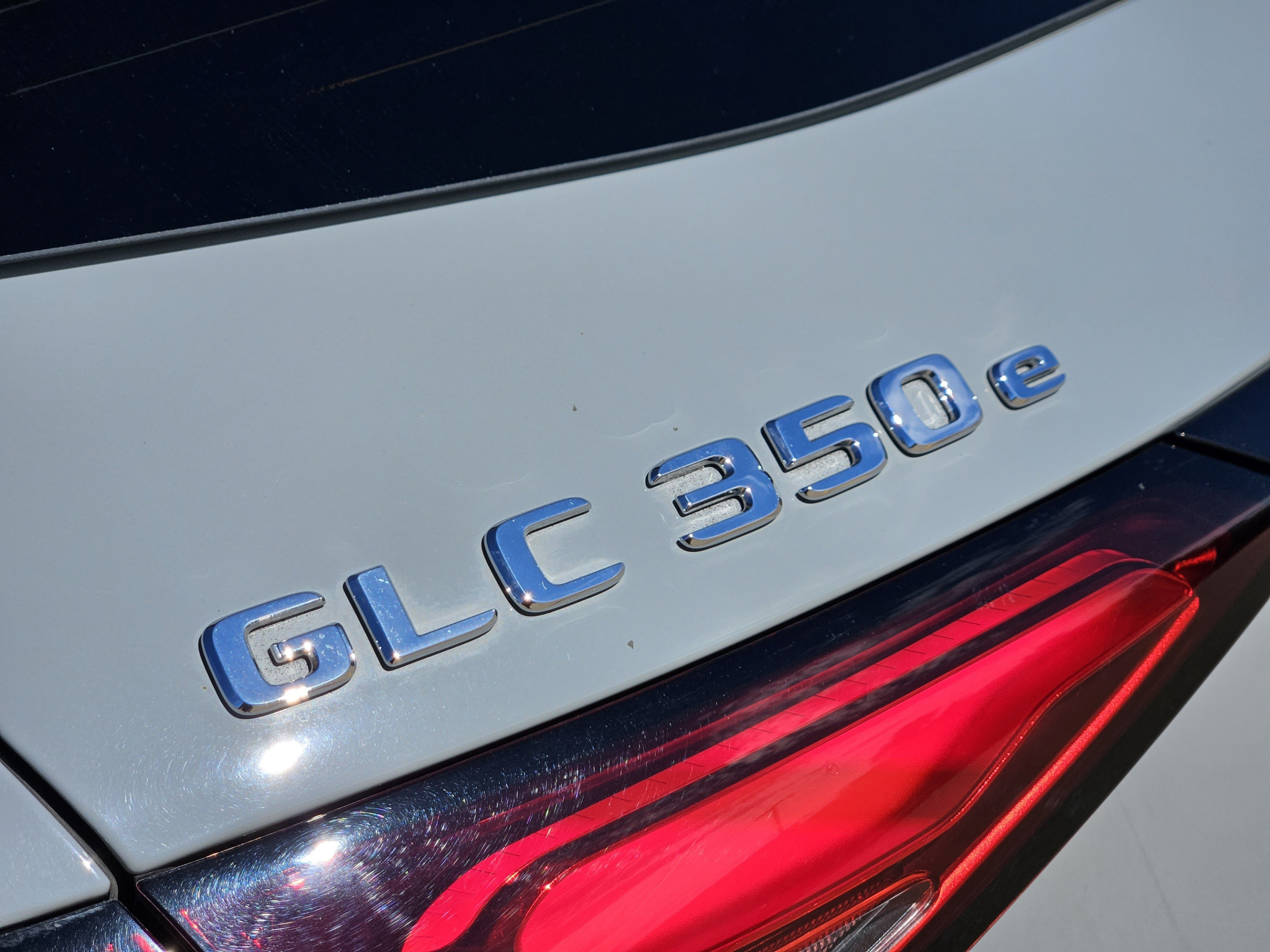 Used 2025 Mercedes-Benz GLC 350e 4MATIC image 25