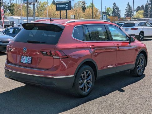 Certified 2023 Volkswagen Tiguan SE image 5