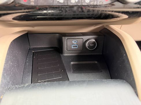 Used 2021 Ford Escape SEL w/ Technology Package FWD image 17