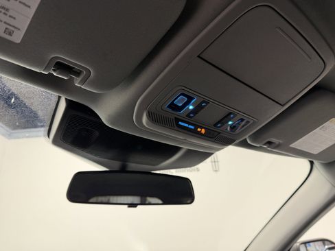 Used 2020 Ford Explorer XLT w/ Comfort Package image 7