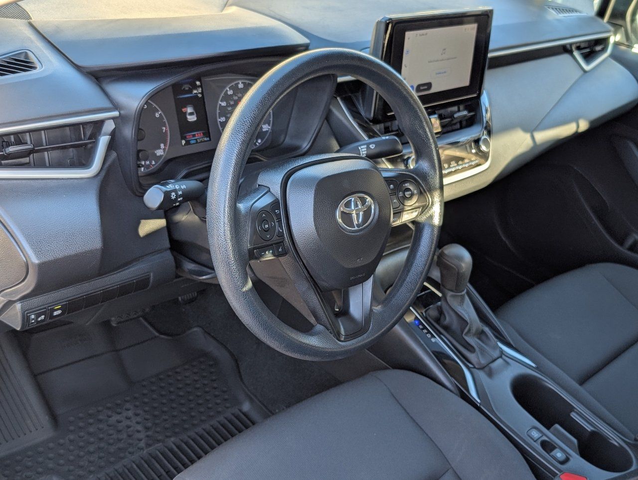 Used 2024 Toyota Corolla LE FWD image 14