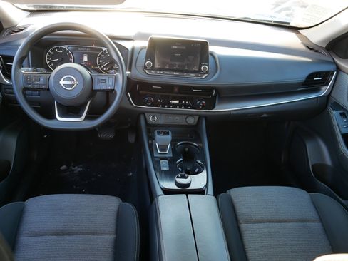 Certified 2022 Nissan Rogue SV image 10