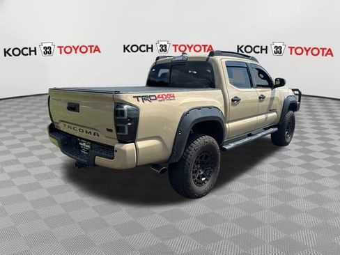 Used 2017 Toyota Tacoma TRD Off-Road AWD/4WD image 8