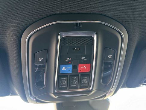 New 2025 Jeep Grand Cherokee Limited image 23