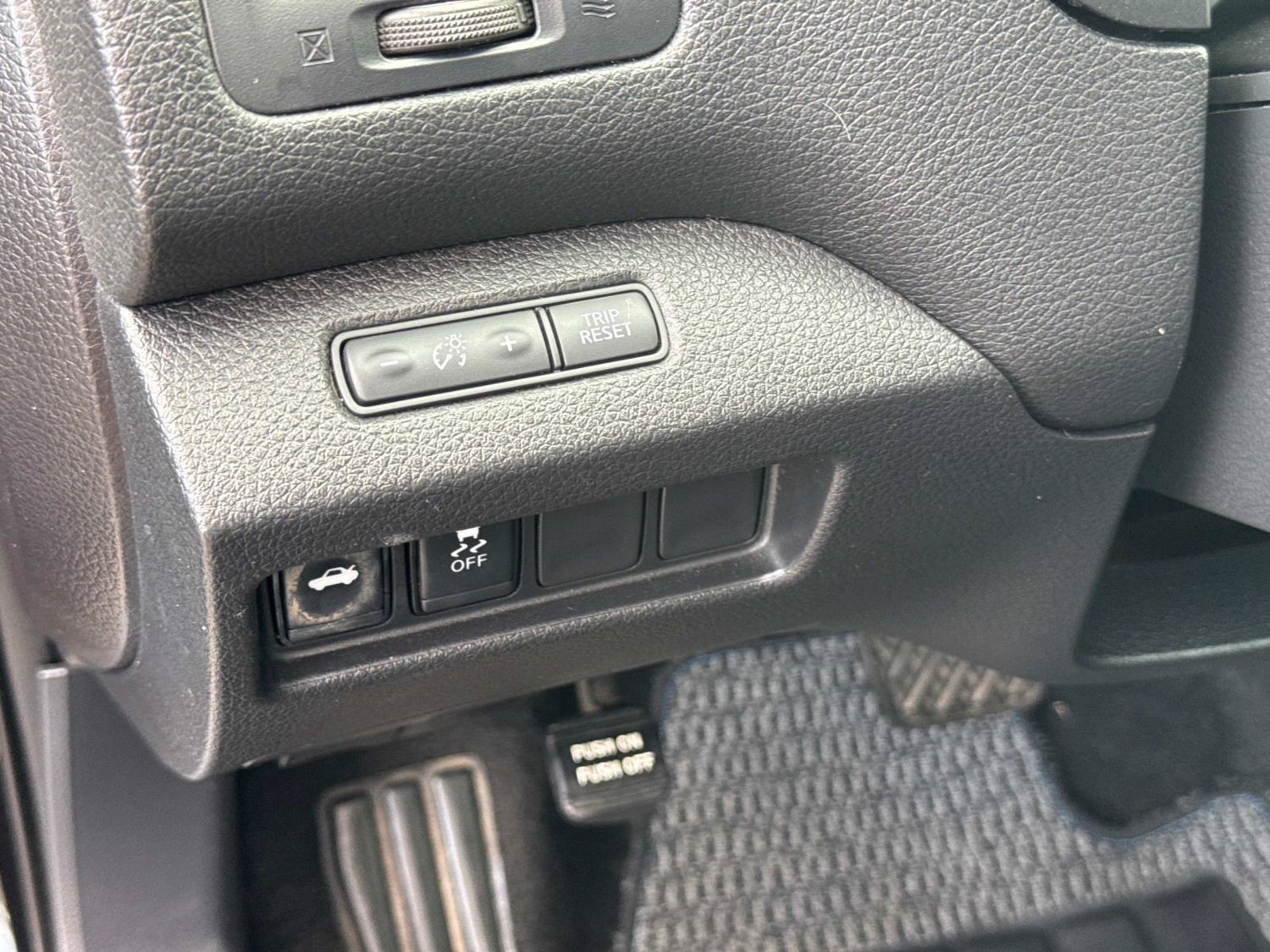 Used 2016 Nissan Altima 2.5 SR w/ Interior Lighting Package FWD image 31