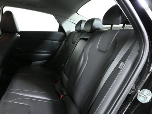 Used 2024 Hyundai Elantra Limited FWD image 6