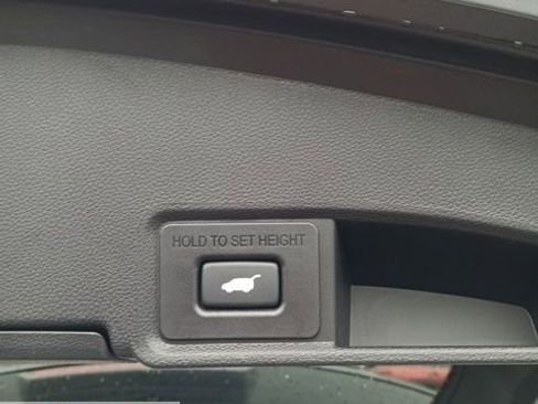 Used 2025 Acura RDX SH-AWD image 33