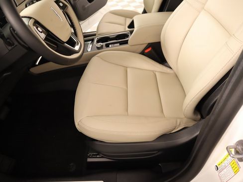 New 2026 Lincoln Corsair Premiere image 11