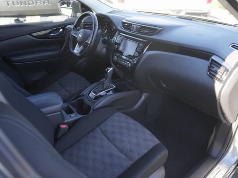 Used 2021 Nissan Rogue Sport SV image 17