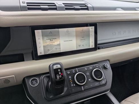 Used 2020 Land Rover Defender 110 HSE image 15