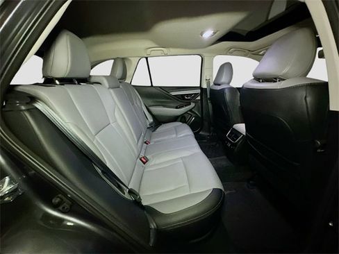 Used 2025 Subaru Outback Limited image 21