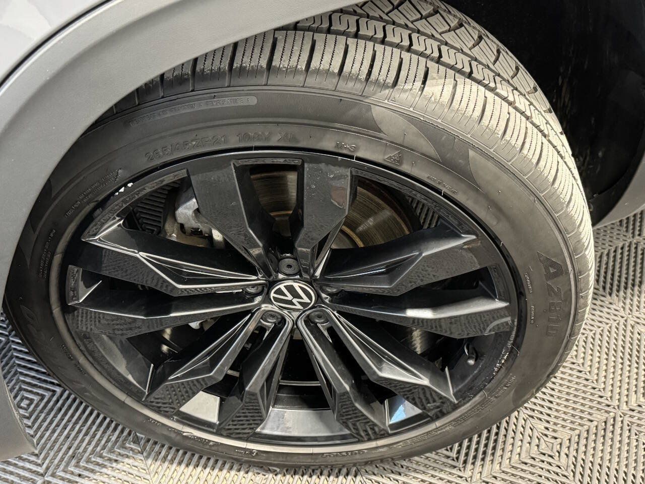 Used 2021 Volkswagen Atlas Cross Sport SEL Premium R-Line w/ Cross Sport MDO Package AWD/4WD image 44