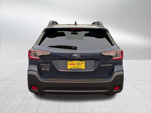 Used 2025 Subaru Outback Premium AWD/4WD image 6