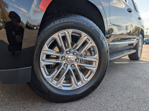 Used 2023 GMC Yukon SLT w/ SLT Luxury Package image 37