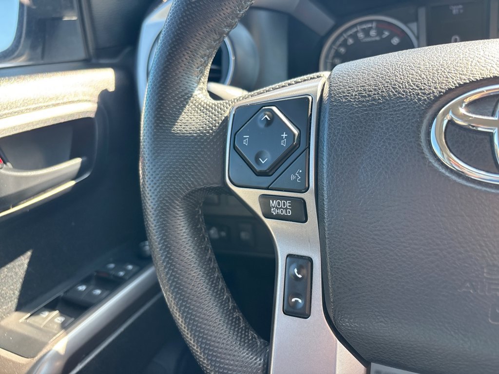 Used 2021 Toyota Tacoma SR5 RWD image 31
