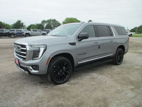 New 2026 GMC Yukon XL Elevation w/ Elevation Premium Package AWD/4WD image 9