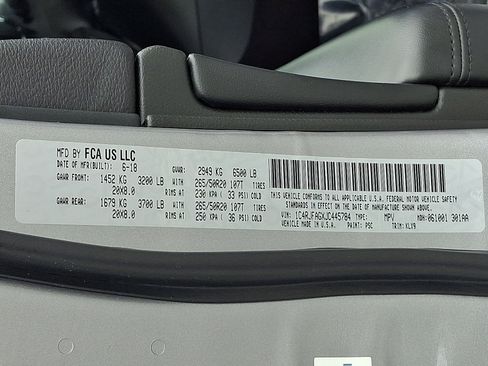 Used 2018 Jeep Grand Cherokee Altitude AWD/4WD image 26