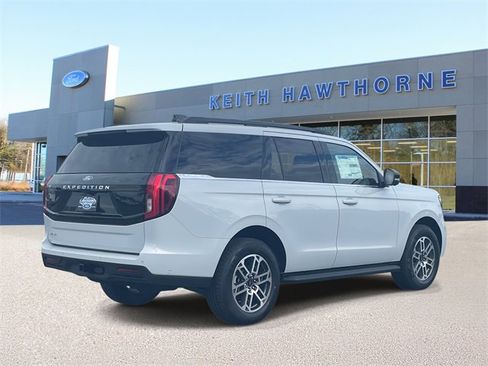 New 2025 Ford Expedition Active image 6